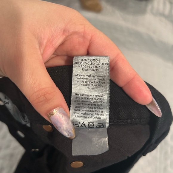 Shorts - Picture 3 of 5